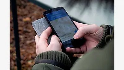 Google Maps Can Now Order Your Dinner and Book Your Hotel